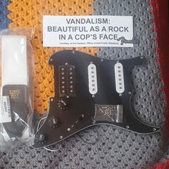 Vandalism Strat loaded pickguard kit