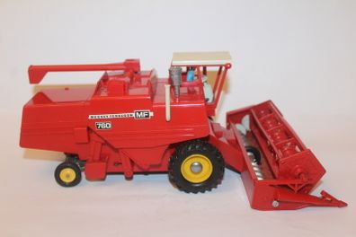 Britains - Farm - Massey Ferguson Combine Harvester 760
