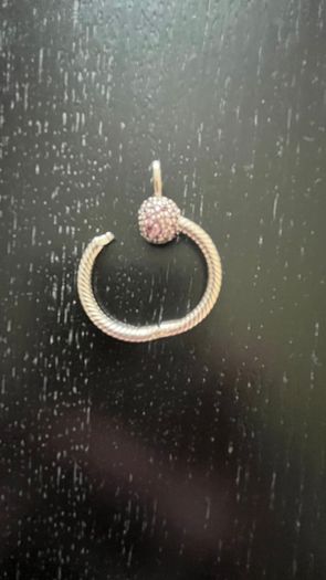 Brand New Pandora moments O Pendant
