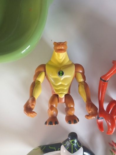 Ben 10 figures