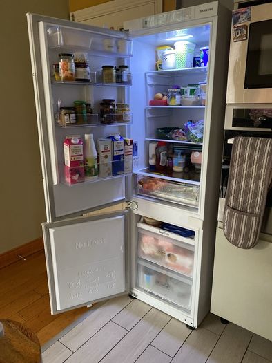 Samsung integrated fridge freezer