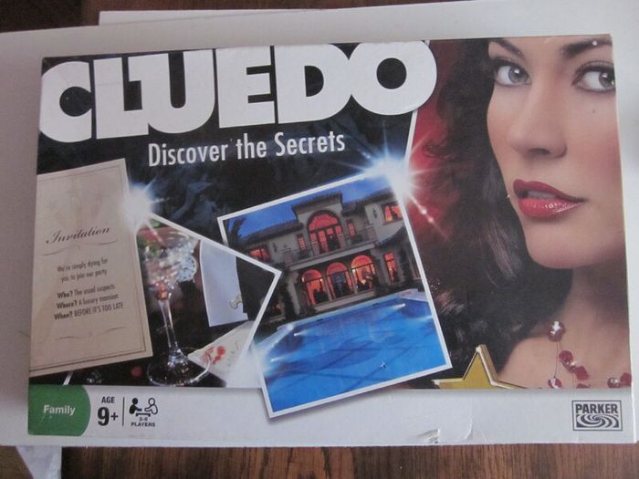 Cluedo Discover the Secrets Board Game