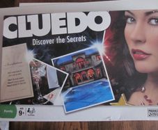 Cluedo Discover the Secrets Board Game