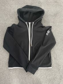 Gym + coffee crop hoodie black