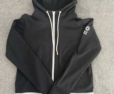 Gym + coffee crop hoodie black