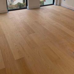 Oak Engineered wood flooring (14m2)