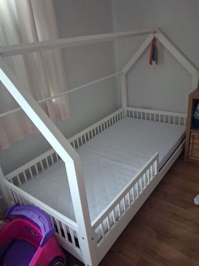 Toddler House Bed