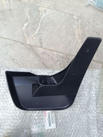 Toyota Auris mudflaps