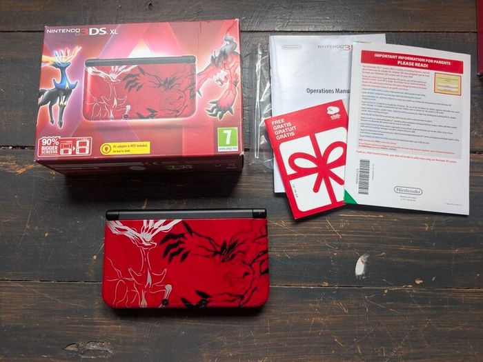 Nintendo 3DS XL - Pokemon Red Xerneas Yveltal Edition Console
