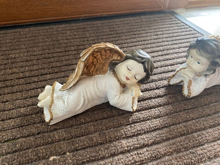 Angel ornaments with nice gold effect wings