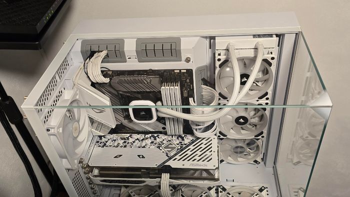 Custom Built Lian-Li White Artic Build RGB Desktop Gaming PC - Windows 11 Pro,Intel i7,3TB SSD,8GB GPU,64GB RAM,850 PSU, Corsair RGB Fans