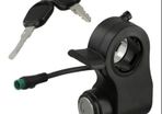 throttle scooter with 2 original keys
