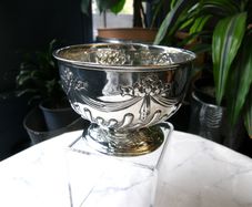 Antique Victorian Solid Silver Sugar Bowl Sheffield 1896 James and William Deakin 92g. Fully Hallmarked.