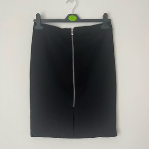 Black Mid Length / Knee Length Skirt with Front Zip - Size M