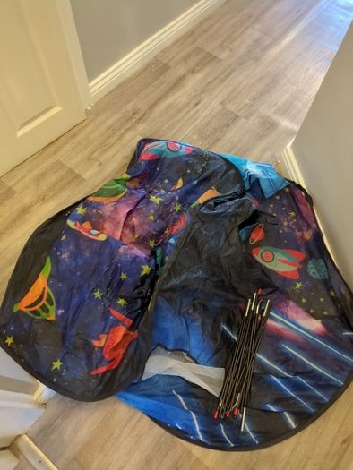 kids tent indoor