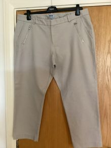 DKNY Beige cropped trousers NEW