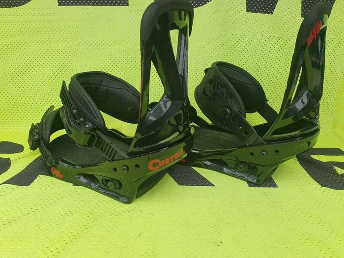 Burton Custom snowboard bindings