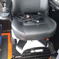 Electric wheelchair