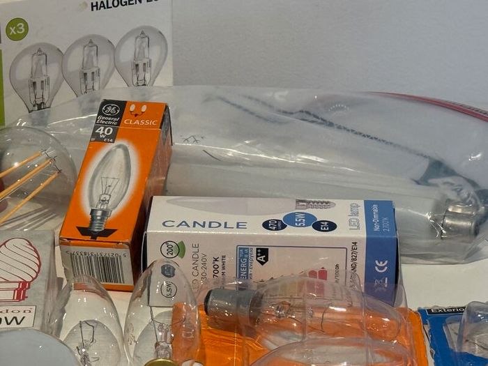 Large Selection of Light Bulbs