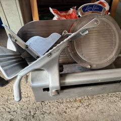 Meat slicer