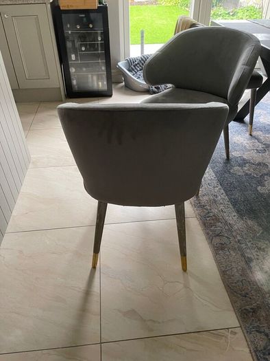 Dining table chairs
