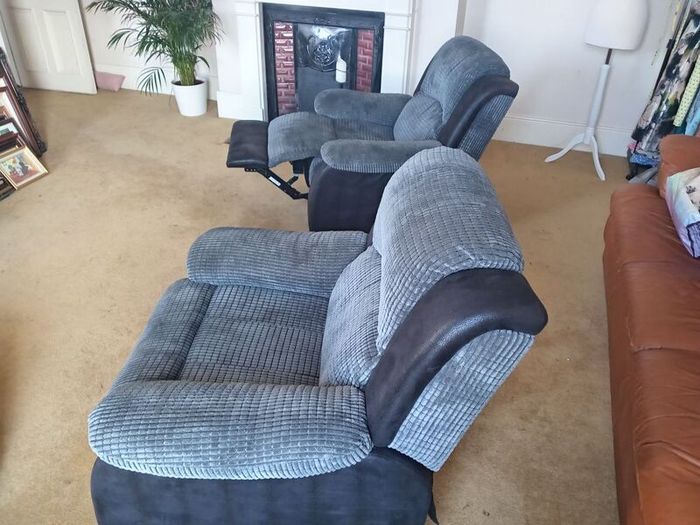 Recliner Chairs
