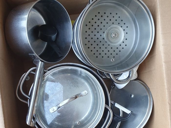 Set of saucepans