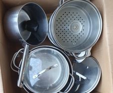 Set of saucepans