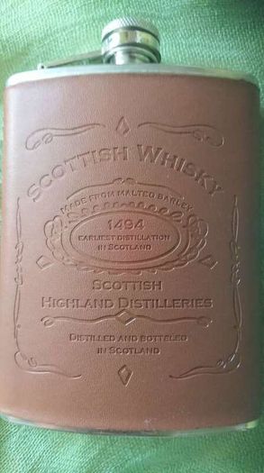 Whisky flat flask