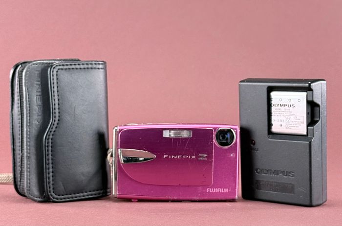Fujifilm FinePix Z20fd compact point and shoot camera