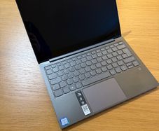 Lenovo Yoga S730