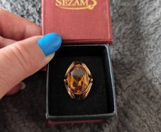 14Ct Gold Ring with corundum stone