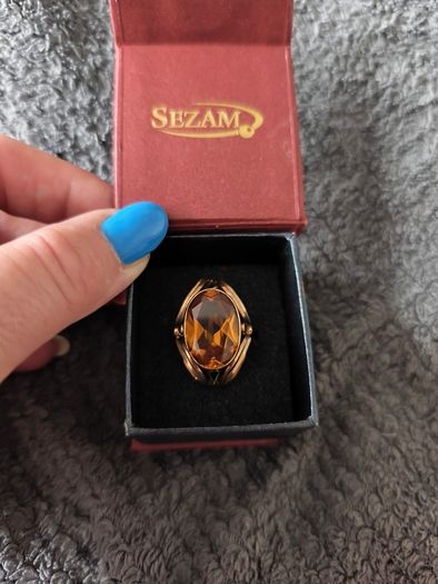 14Ct Gold Ring with corundum stone