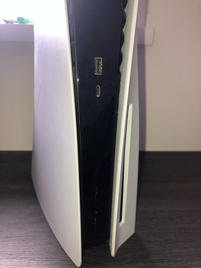 PS5 disk model