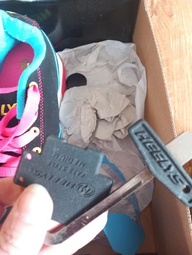 heelys