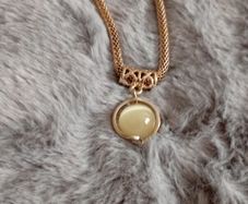 Necklace very nice .