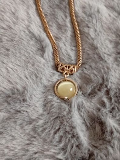 Necklace very nice .
