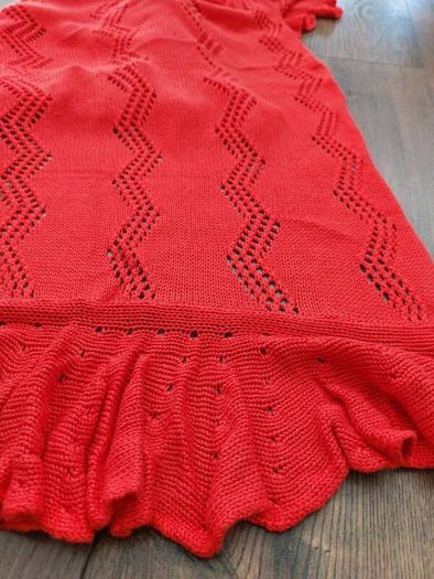 Rouge - red scarf