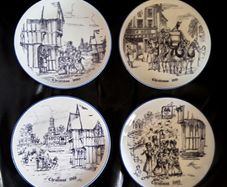 Four Vintage Coalport Wallace Arnold Christmas Plates