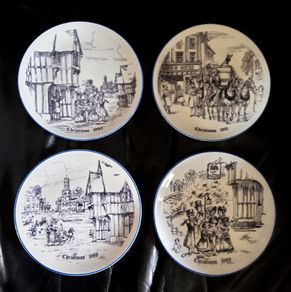 Four Vintage Coalport Wallace Arnold Christmas Plates