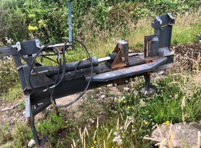 Log splitter