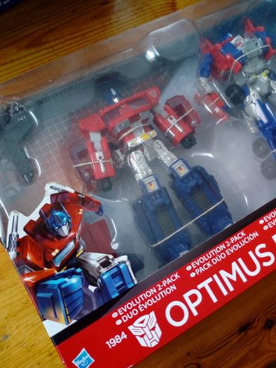 Transformers Optimus Prime Evolution Pack