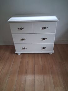 chest of drawers