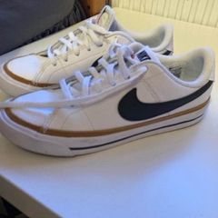 nike trainers size 3 like new