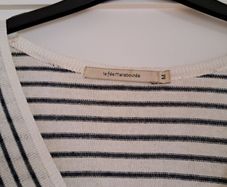 Light knitwear