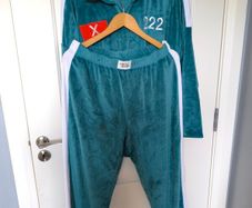 Official Netflix Squid Game tracksuit full set size S UK 10-12