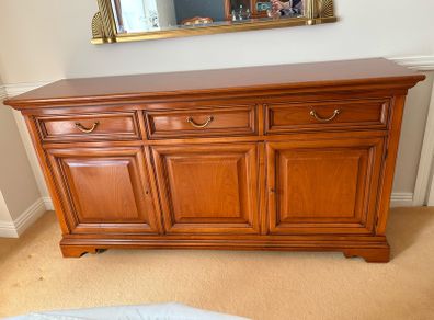 Italian side board