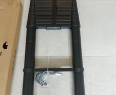 Aluminium telescopic ladder
