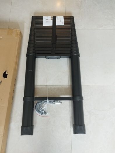 Aluminium telescopic ladder