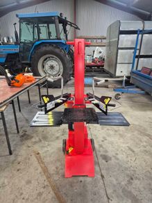 8 Ton Hecht Logsplitter